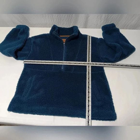 Ugg Koolaburra 1/4 zip Sherpa Pull over. Size M - Picture 9 of 9